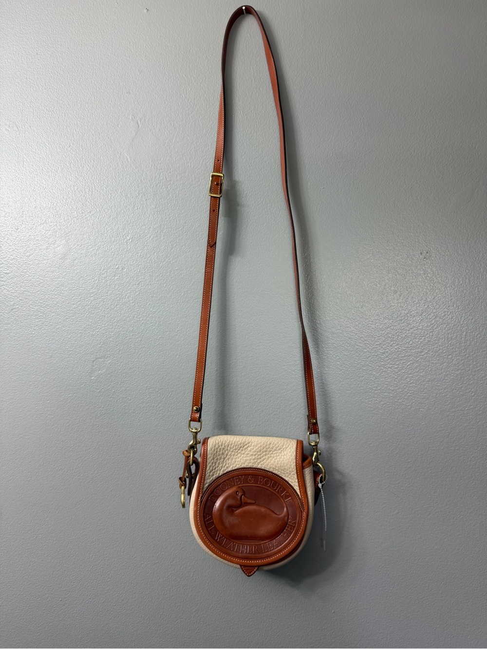 Vintage Dooney Bourke All Weather Leather 2 Duck Bag cream y2k 90s Crossbody - Picture 6 of 12